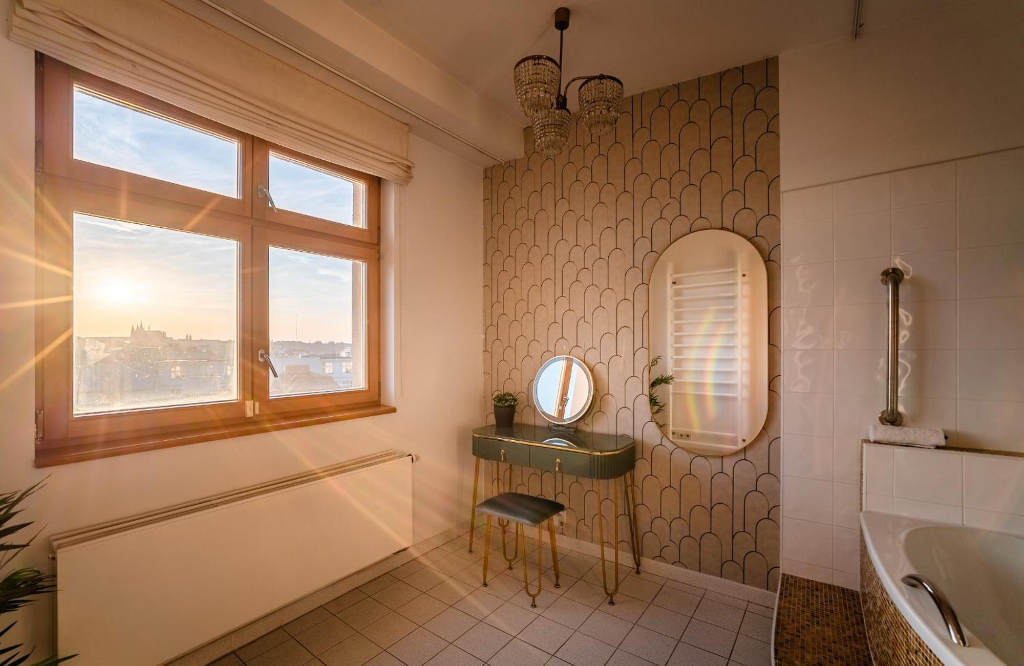 A/c Lux Rooftop 6br+3.5bath Wenceslas Square Apartment