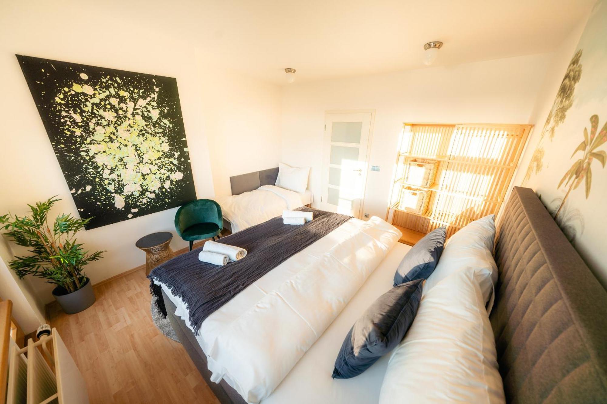 A/c Lux Rooftop 6br+3.5bath Wenceslas Square * Prague